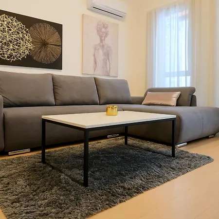 Queen's Park Aparthotel Belgrade