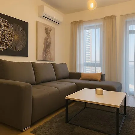 Aparthotel Queen's Park Belgrade
