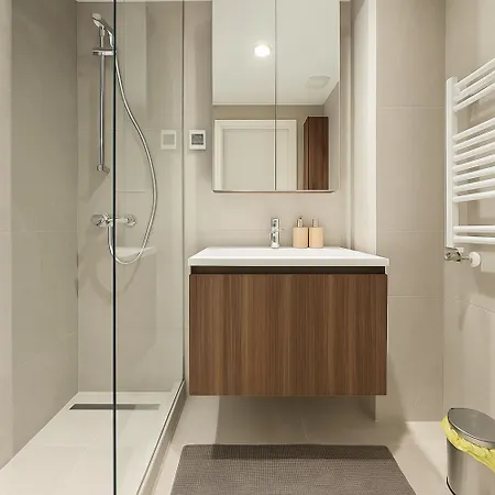 Aparthotel Queen's Park 4*