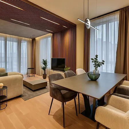 Queen's Park Aparthotel