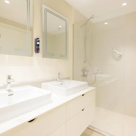 Queen's Park Aparthotel Belgrade